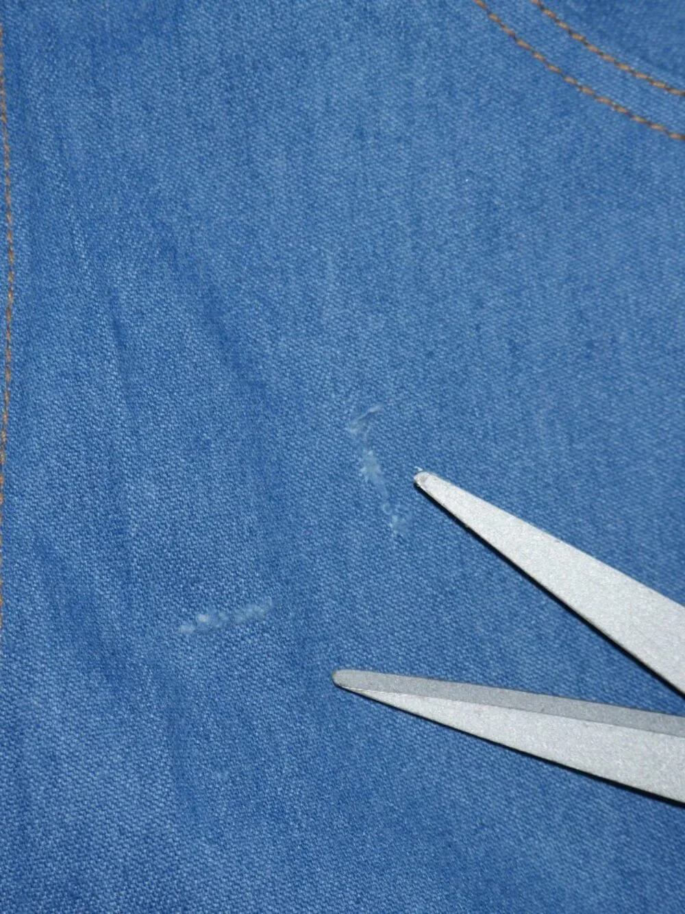 Vintage Levi's Action Jeans Men 33x29 Light Wash Blue Denim Made in USA Vtg 90s